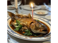 不清蒸鯽魚的做法，不讓湯汁少得流水，干香不腥，瞬間被掃光