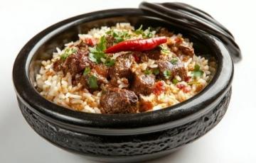 新疆特色抓飯：羊肉胡蘿卜燜飯，家常做法詳細步驟
