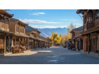 彌勒是一座位于滇南的小城，以其美麗的風(fēng)景、豐富的美食和便宜的物價(jià)吸引著眾多旅行者