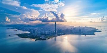 以下是廣東省內值得推薦的海邊旅游景點，結合自然風光、娛樂活動及游客體驗綜合整理而