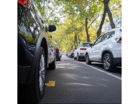 廈門小區(qū)車位月租高至2100元，業(yè)主感到非常不滿。