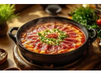 長(zhǎng)清大學(xué)城劉記網(wǎng)紅火鍋雞開(kāi)業(yè)啦，就在三慶青年城森馬對(duì)面！