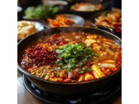 重慶風(fēng)味探尋：白展堂同款燒菜火鍋，真香體驗(yàn)等你來嘗！
