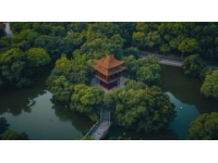 佛山西樵山景色獨(dú)特吸引眾多游客慕名而來