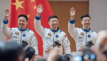 揭秘星際穿越：時(shí)間膨脹與人類航天的絕境，及其對(duì)中國(guó)的影響