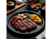 尊貴的顧客們，我們?yōu)槟扑]的這些佳肴，其香味將會(huì)越發(fā)濃郁至極，令人回味無窮