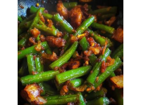 傳統(tǒng)工藝烹飪東北冒泡豆角，找回地道老味道