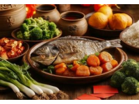 傳統(tǒng)美食是指那些歷史悠久、具有地方特色和文化背景的經(jīng)典菜肴或小吃