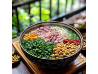 海南粉是海南省最具代表性的傳統(tǒng)小吃之一，尤以海口、文昌等地的風味最為正宗