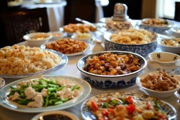 探秘廈門居民區(qū)的美食天堂：“滋味海鮮”，排隊也值得的家常美味！