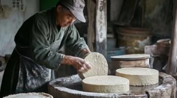 探尋竹山美味：千年懶豆腐、柳林臘肉揭秘，家鄉(xiāng)特色美食之旅