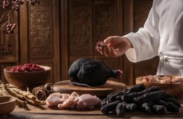 春季祭祖嘗鮮：土窯雞與竹筒飯的獨(dú)特風(fēng)味體驗(yàn)