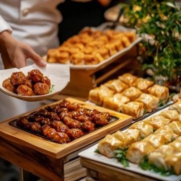 從餐飲創(chuàng)業(yè)者的視角來(lái)看，這些關(guān)鍵要素包括：