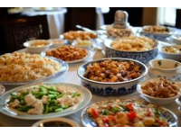 探秘廈門居民區(qū)的美食天堂：“滋味海鮮”，排隊也值得的家常美味！