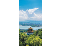 海南好玩的地方很多，既有美麗的海灘海島，也有特色的人文景觀和主題公園