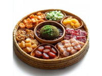 廣西特色美食種類(lèi)豐富，融合了酸、辣、鮮、香等多種風(fēng)味，既有獨(dú)特的地方特色