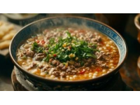 渭南美食探秘：羊肉泡饃與涼皮的獨特風(fēng)味