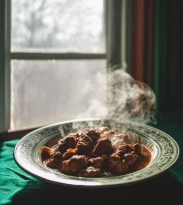 揭秘燜羊肉的美味秘訣：慢燉的藝術(shù)與調(diào)料搭配指南