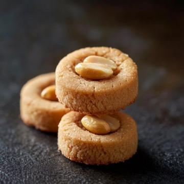 超簡(jiǎn)單花生芝麻酥制作技巧，一口咬下滿嘴香脆