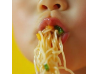 小學(xué)生簡(jiǎn)單易做的早餐面條(面條作為早餐的絕佳選擇)