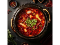 辣水煮魚片是一道經(jīng)典的川菜，魚肉鮮嫩麻辣，湯汁紅亮誘人，下面是詳細(xì)的做法