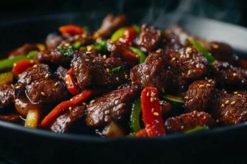 牛肉怎么炒青椒家常菜(牛肉炒青椒簡(jiǎn)單又美味的家常菜)