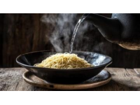 你家方便面不會(huì)還在直接下鍋煮吧摳鼻！教你新吃法