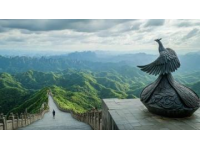 走進(jìn)秦嶺江山景區(qū)，如今，人們出行的選擇面非常廣泛