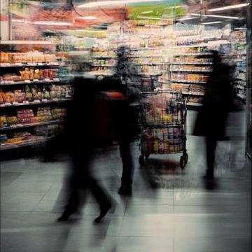 硬氣"生存法則：沃爾瑪南寧店的人流冷暖與運(yùn)營(yíng)之道