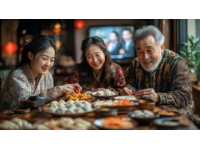 汕頭人烹佃魚喜歡用酸咸梅當(dāng)調(diào)味料一起蒸，因佃魚味淡，水分多