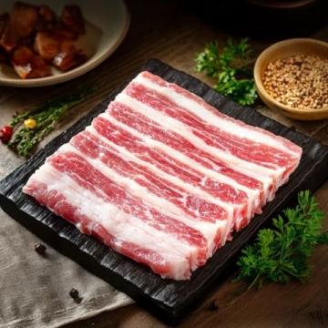 五花肉是烹飪中的萬(wàn)能食材，肥瘦相間，口感豐富，適合多種烹飪方式