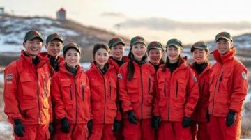 郴州王仙小學(xué)登山蘇仙嶺：探索文化傳承共筑冠軍夢