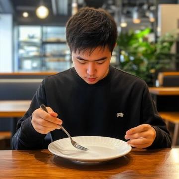 張馨予米蘭用餐事件反轉(zhuǎn)：“忘記拍照”背后的真相曝光