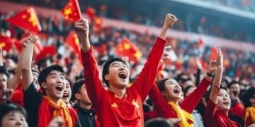 近日，香港明星足球隊踏上了新的征程，這次他們的友誼賽目的地是風(fēng)景秀麗的廣東汕頭