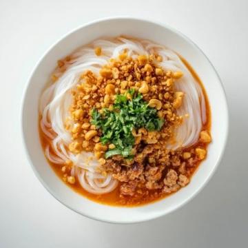 經(jīng)典東北風味：豬肉燉粉條軟爛入味