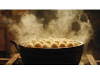 河南美食對(duì)決：鄭州燴面 vs 開封灌湯包