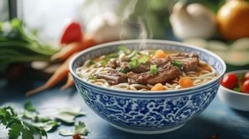 牛肉面的魅力在哪里？（一家“自家人”的牛肉面館）