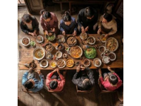 貴陽(yáng)人的餐桌可能家家都不完全一樣，但是有一些菜不管是因?yàn)槊篮玫脑⒁膺€是傳統(tǒng)