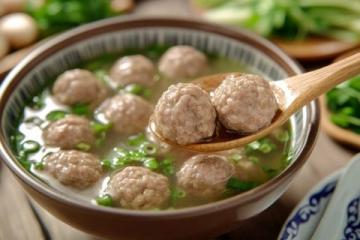 被很多昆明和廣東老饕推薦的腸粉店！位于昆明采蓮橋附近的潮汕腸粉老店，牛肉丸很彈