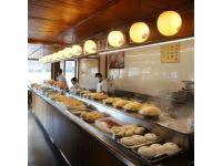 遼寧大學(xué)崇山校區(qū)食堂探店記：烤盤(pán)飯、麻醬拌，美食與青春同在