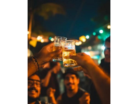 聚會(huì)中幾位因健康原因拒絕飲酒的趣事