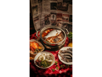 西雙版納都有什么美食西雙版納的美食以傣族風(fēng)味為主，融合了東南亞特色