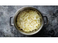 家常白菜豆腐三鮮湯：簡單營養(yǎng)，老少皆宜的暖心美食