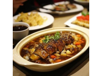去山西太原趕頭腦，當(dāng)?shù)刈钪脑琰c(diǎn)，吃過(guò)清和元、鴻賓樓，還有哪家做得好？