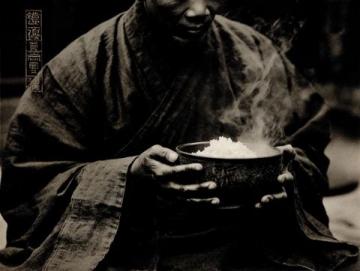 通渭美食：一碟蕎圈圈、一碗煮洋芋、鍋盔......