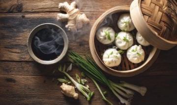 陵川縣傳統(tǒng)美食：焦炸丸子湯與美味包子的早餐盛宴