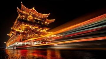開封作為河南省的一個歷史文化名城，以其豐富的特色小吃而聞名