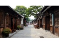 南京作為六朝古都，不僅歷史文化底蘊深厚，美食也獨具特色