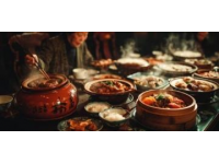 鼓掌自己成了笑話，12月13日，韓國女子來上海體驗(yàn)中國美食