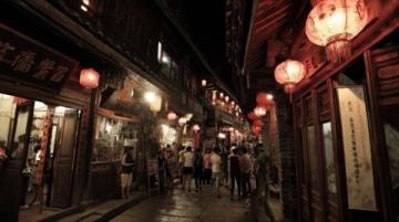 湘西三站游：鳳凰古城、德夯苗寨和芙蓉鎮(zhèn),每個地方都有著獨特的魅力.